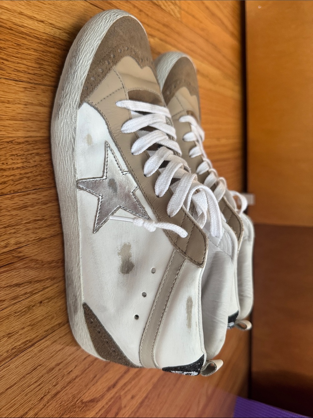 Golden Goose Sneakers - Picture 5 of 8